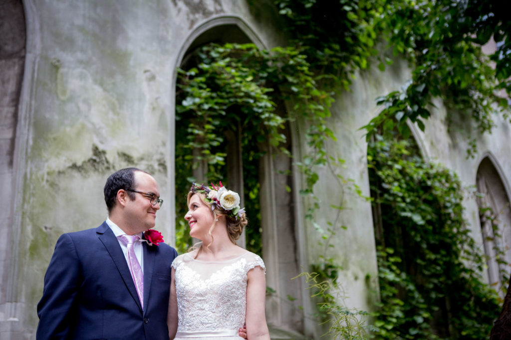 Celebrant London - Hannah and Henry Wedding at St Dunstans in the East